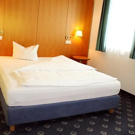 Servus Europa Hotel